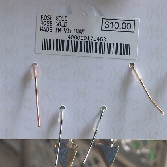 Charming Charlie - Pack of Earrings - Picture 15 of 15